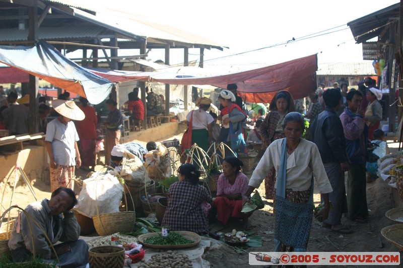 Inle lake - Lingin - Marche
Mots-clés: myanmar Burma Birmanie Marche personnes