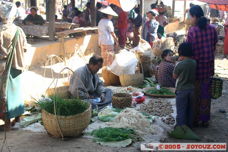 Inle lake - Lingin - Marche
Mots-clés: myanmar Burma Birmanie Marche personnes