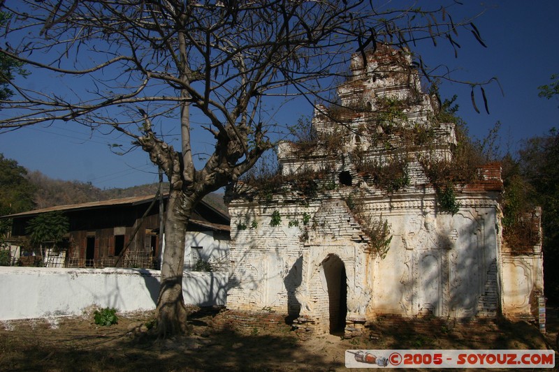 Inle lake - Lingin - Pagoda
Mots-clés: myanmar Burma Birmanie Pagode