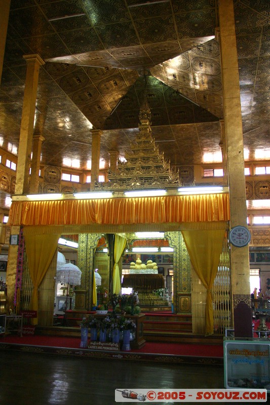 Inle lake - Phaung Daw U Paya
Mots-clés: myanmar Burma Birmanie Pagode Lac