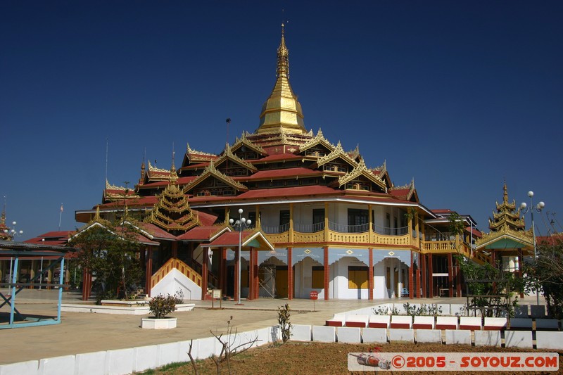 Inle lake - Phaung Daw U Paya
Mots-clés: myanmar Burma Birmanie Pagode Lac