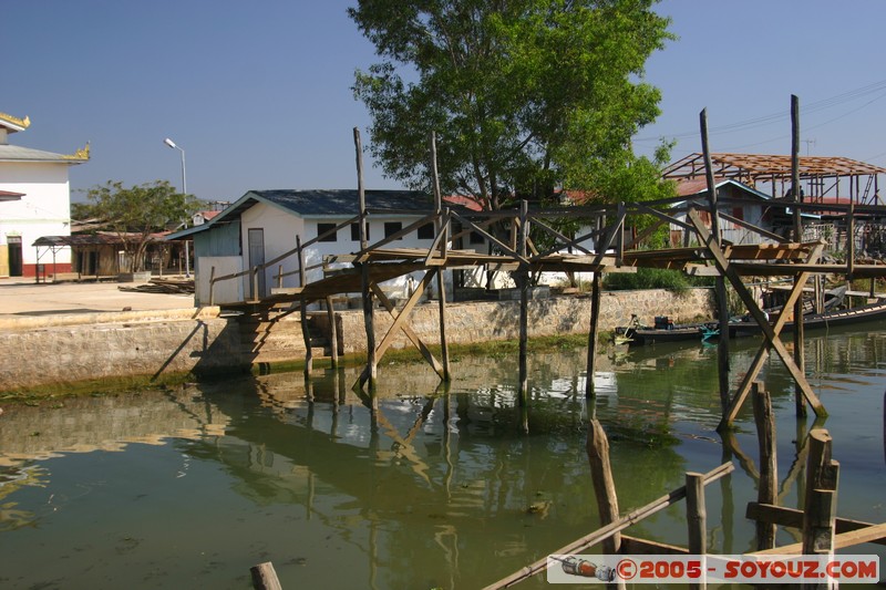 Inle lake - Phaung Daw U Paya
Mots-clés: myanmar Burma Birmanie Pagode Lac