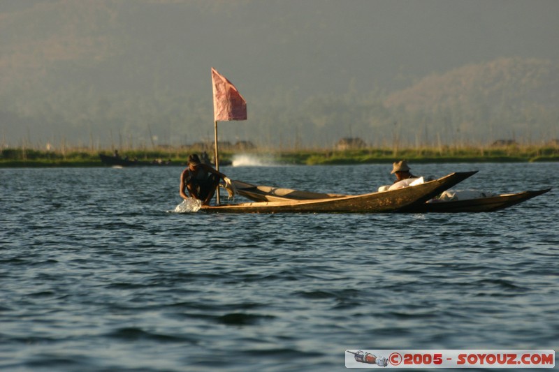 Inle lake - Pecheur au filet
Mots-clés: myanmar Burma Birmanie pecheur bateau personnes Lac