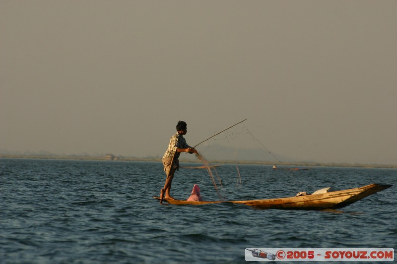 Inle lake - Pecheur au filet
Mots-clés: myanmar Burma Birmanie pecheur bateau personnes Lac