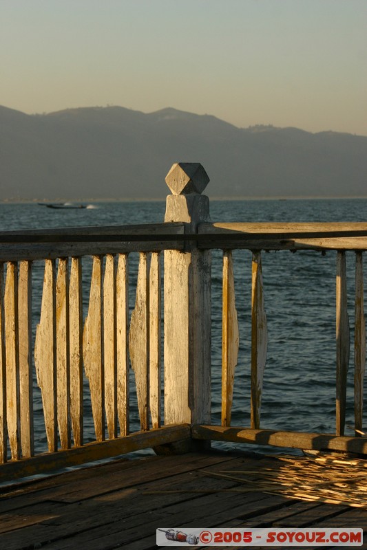 Inle lake - Government Rest House
Mots-clés: myanmar Burma Birmanie sunset Lac