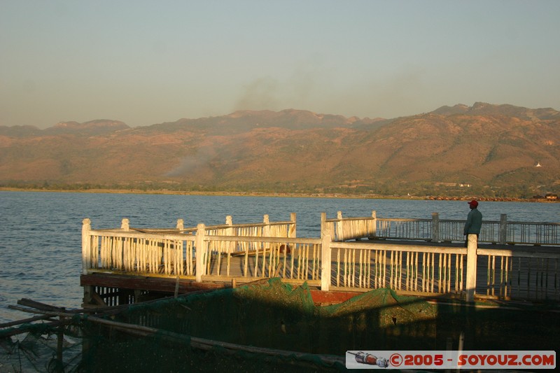 Inle lake - Government Rest House
Mots-clés: myanmar Burma Birmanie sunset Lac