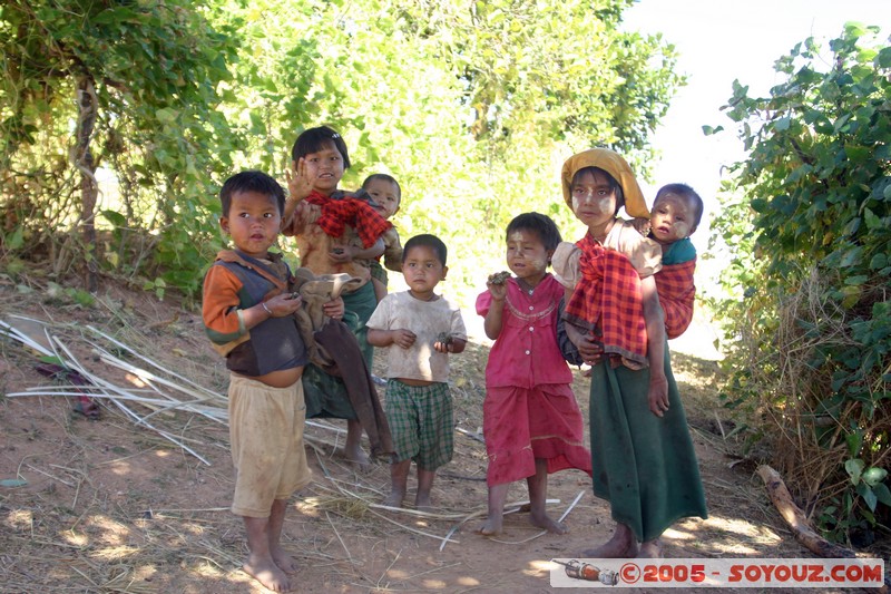 Nyaung Shwe Hills - Intha people
Mots-clés: myanmar Burma Birmanie personnes