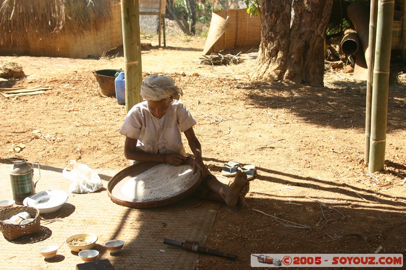 Nyaung Shwe Hills - Intha people
Mots-clés: myanmar Burma Birmanie personnes