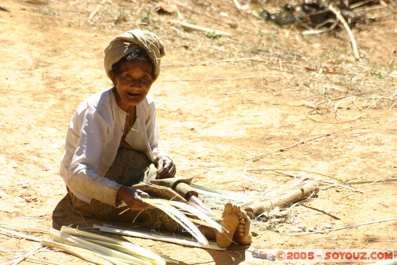 Nyaung Shwe Hills - Intha people
Mots-clés: myanmar Burma Birmanie personnes