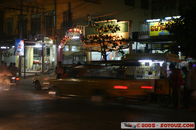 Mandalay by night
Mots-clés: myanmar Burma Birmanie Nuit