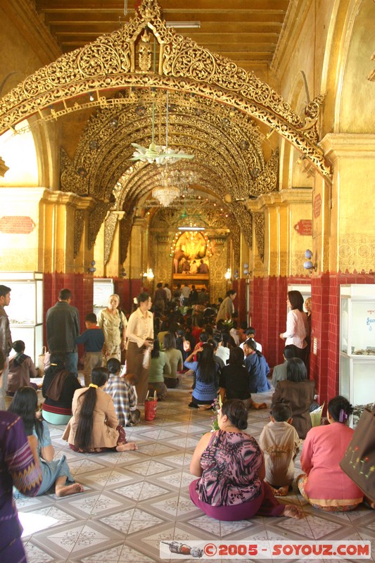 Mandalay - Mahamuni Paya - Buddha
Mots-clés: myanmar Burma Birmanie Pagode