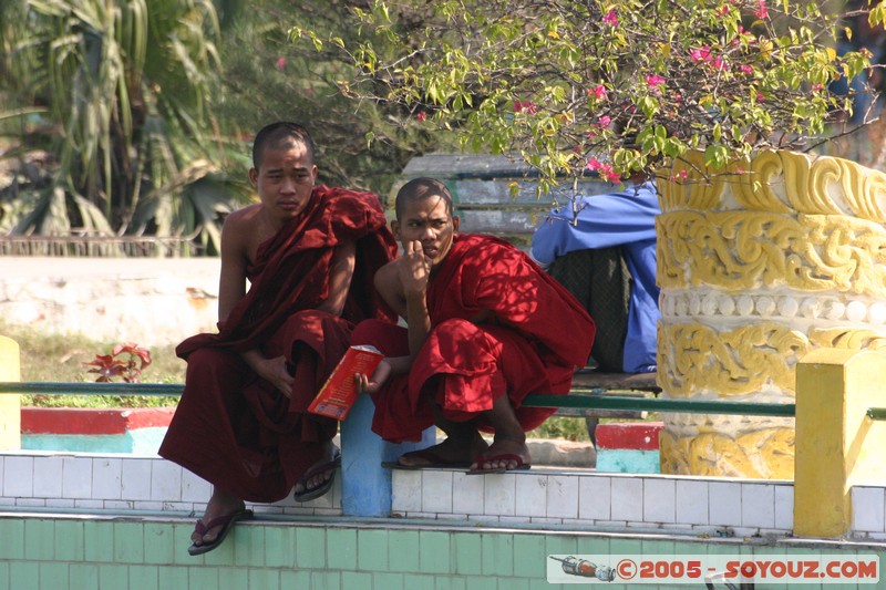 Mandalay - Mahamuni Paya
Mots-clés: myanmar Burma Birmanie Pagode Bonze