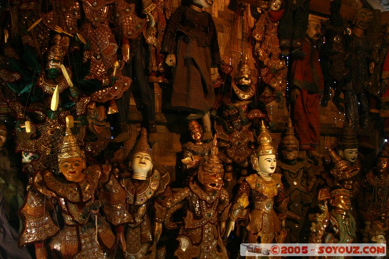 Mandalay - Figurines votives
Mots-clés: myanmar Burma Birmanie statue