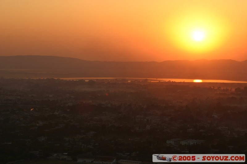 Mandalay Hill - Sunset
Mots-clés: myanmar Burma Birmanie sunset