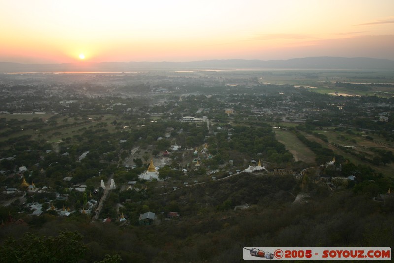 Mandalay Hill - Sunset
Mots-clés: myanmar Burma Birmanie sunset