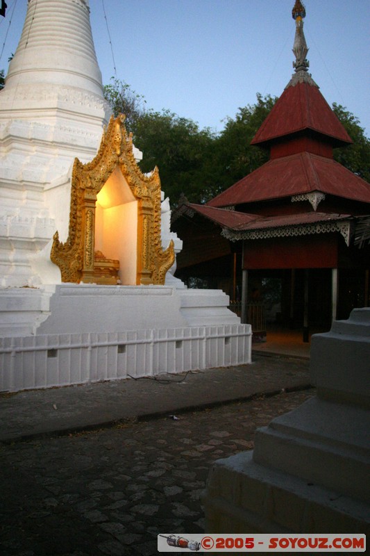 Mandalay Hill
Mots-clés: myanmar Burma Birmanie Pagode