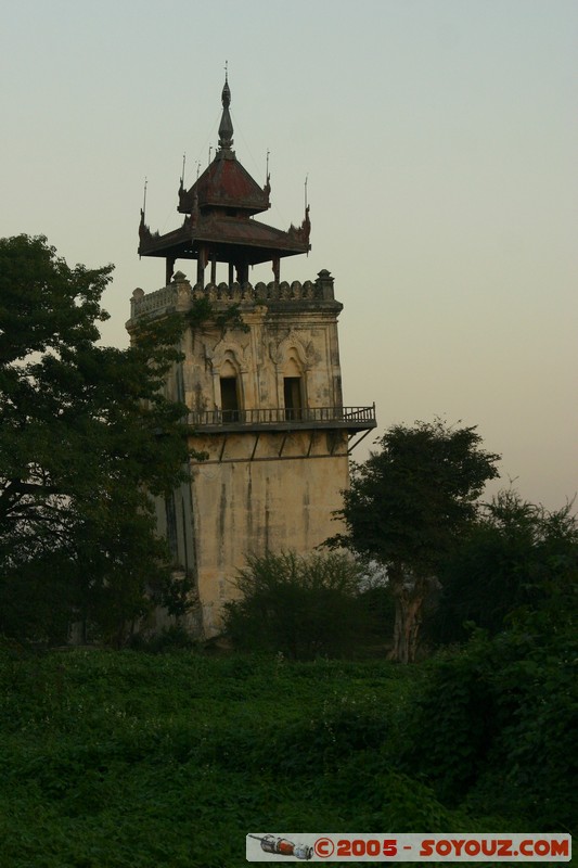 Inwa - Maha Aungmye Bonzan
Mots-clés: myanmar Burma Birmanie Pagode