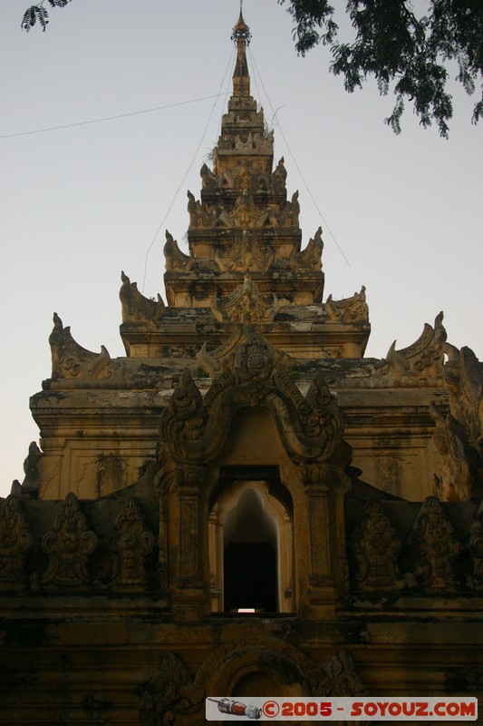 Inwa - Maha Aungmye Bonzan
Mots-clés: myanmar Burma Birmanie Pagode