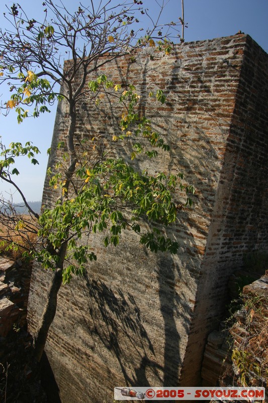 Mingun Paya
Mots-clés: myanmar Burma Birmanie Ruines Pagode