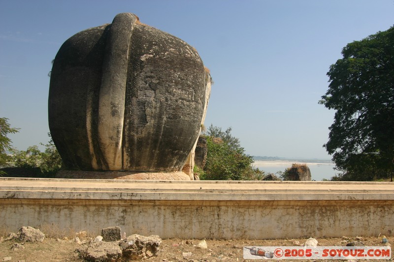 Mingun Paya - 2 Giant Mingun Lions
Mots-clés: myanmar Burma Birmanie Pagode