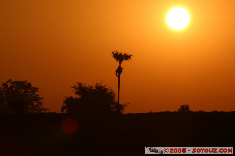 Sunrise on Ayeyarwady River
Mots-clés: myanmar Burma Birmanie Riviere sunset