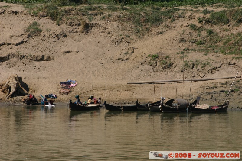 Ayeyarwady River
Mots-clés: myanmar Burma Birmanie Riviere bateau personnes