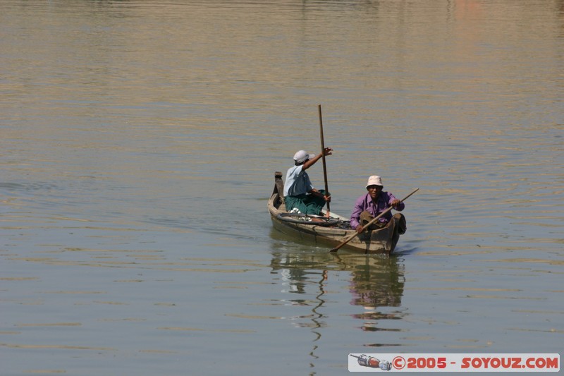 Ayeyarwady River
Mots-clés: myanmar Burma Birmanie Riviere bateau personnes