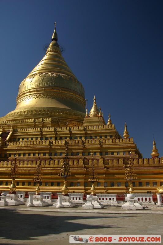 Bagan - Shwe-zi-gon Paya
Mots-clés: myanmar Burma Birmanie Pagode Ruines