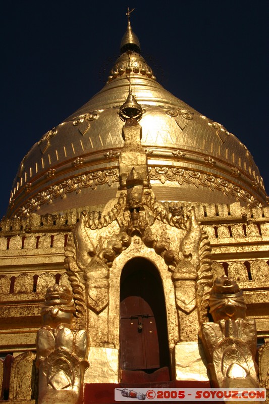 Bagan - Shwe-zi-gon Paya
Mots-clés: myanmar Burma Birmanie Pagode Ruines