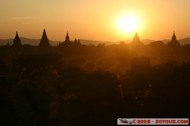 Sunset on Bagan
Mots-clés: myanmar Burma Birmanie sunset Ruines Pagode