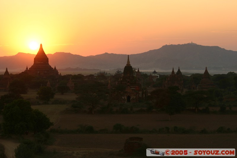 Bagan - Mingala-zedi at sunset
Mots-clés: myanmar Burma Birmanie sunset Ruines Pagode