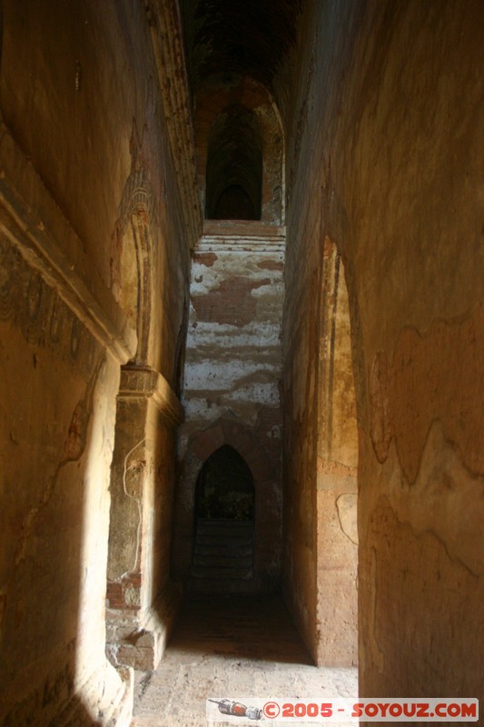 Bagan - Dhamma-yan-gyi Pahto
Mots-clés: myanmar Burma Birmanie Ruines Pagode