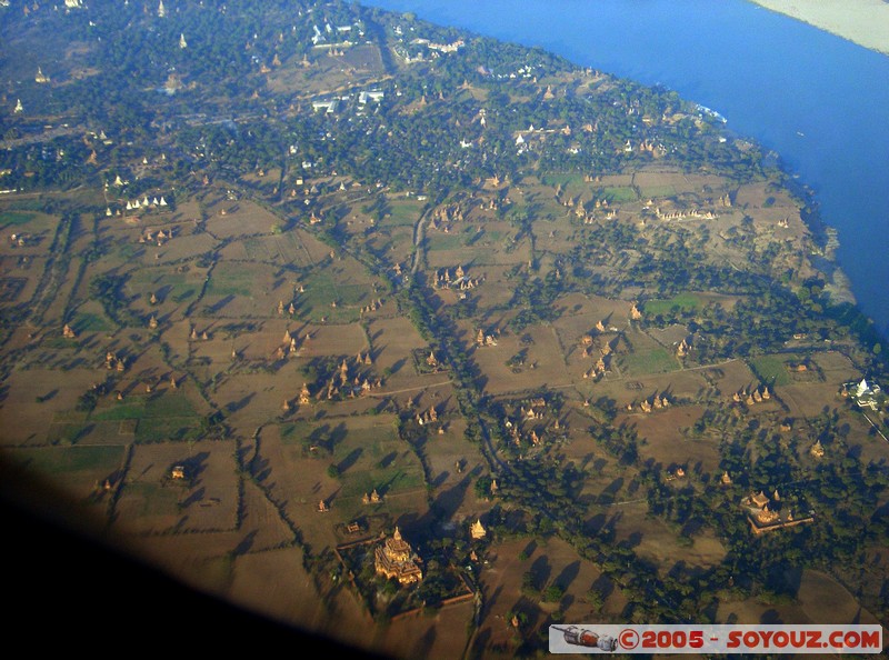 Bagan vue d'avion
Mots-clés: myanmar Burma Birmanie