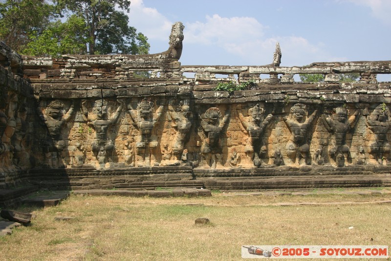 Angkor Thom - Terrace of the Elephants 
Mots-clés: patrimoine unesco Ruines