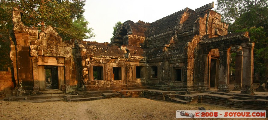 Angkor - Banteay Kdei - panoramique
Stitched Panorama
Mots-clés: patrimoine unesco Ruines sunset panorama