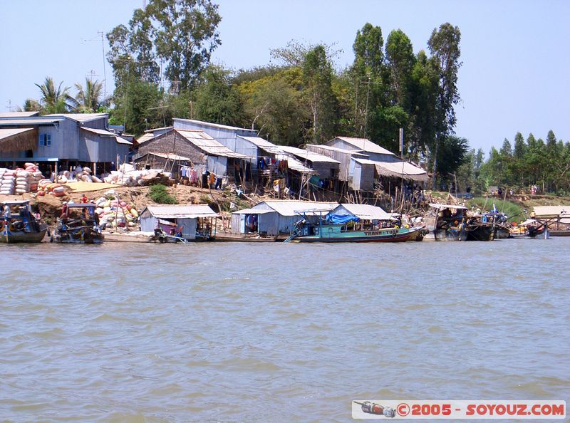 Along Mekong River
Mots-clés: Vietnam Mekong River Riviere