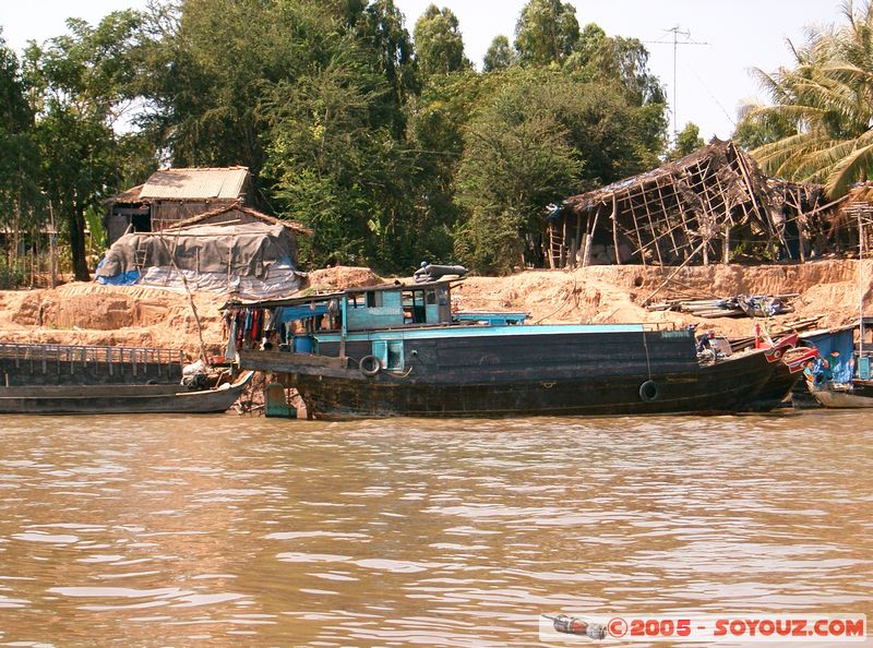 Along Mekong River
Mots-clés: Vietnam Mekong River Riviere bateau