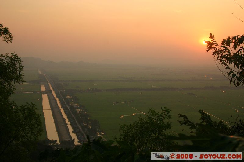 Chau Doc - Nui Sam - Sunset
Mots-clés: Vietnam sunset