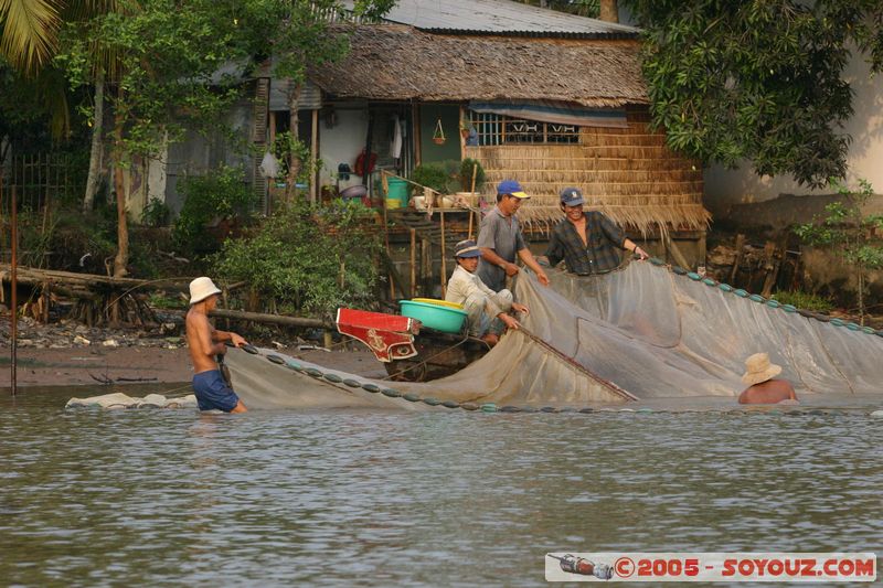Cai Rang - Canals - Fishermen
Mots-clés: Vietnam Riviere personnes pecheur