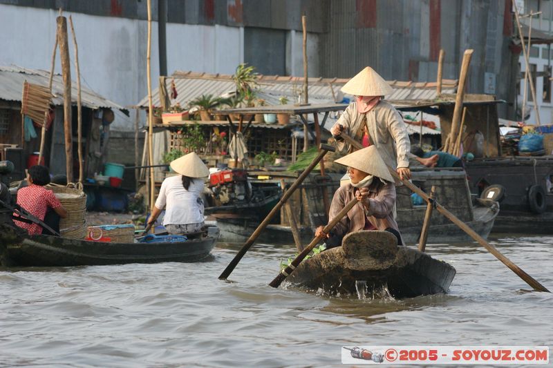 Cai Rang - Floating Market
Mots-clés: Vietnam Riviere personnes bateau Marche floating market