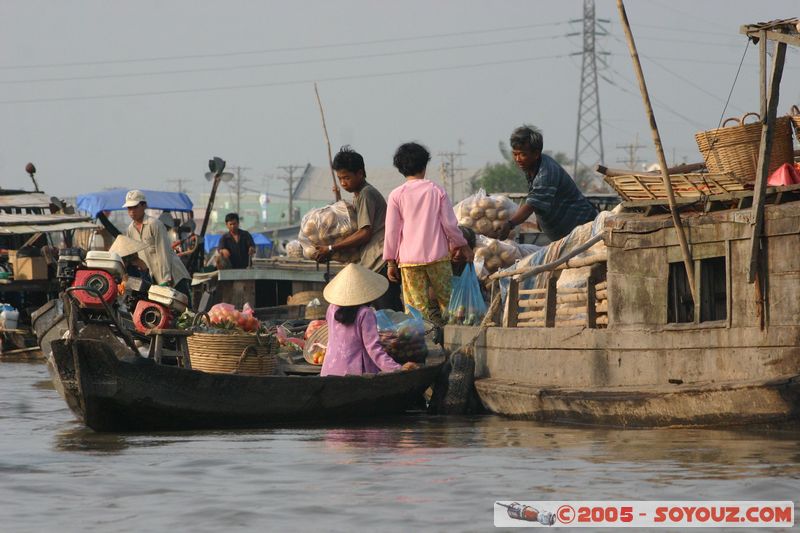 Cai Rang - Floating Market
Mots-clés: Vietnam Riviere personnes bateau Marche floating market