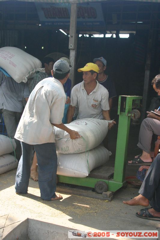 Cai Rang - Rice Mill
Mots-clés: Vietnam personnes usine