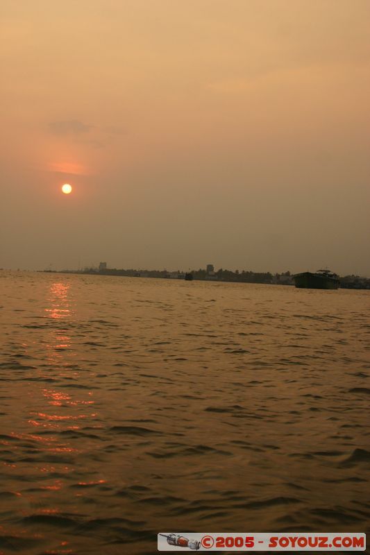 My Tho - Sunset on Mekong River
Mots-clés: Vietnam sunset