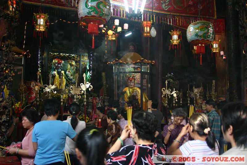 Saigon - Nghia An Hoi Quan Pagoda
Mots-clés: Vietnam HÃ´-Chi-Minh-Ville Ho Chi Minh Boudhiste Pagode personnes