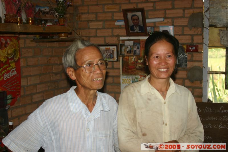 Around Dalat - Local farmer and his familly
Mots-clés: Vietnam personnes