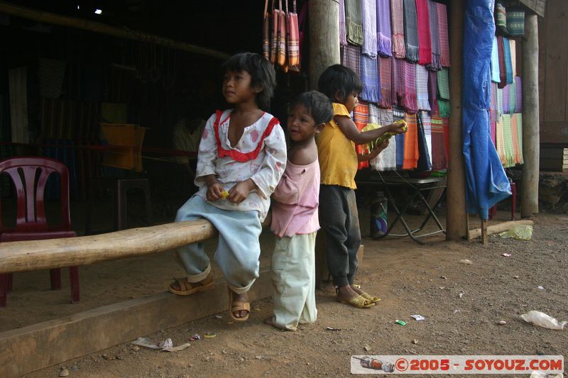 Around Dalat - Chicken Village - Children
Mots-clés: Vietnam personnes