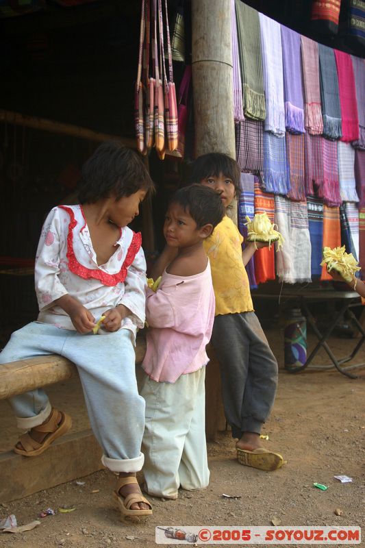 Around Dalat - Chicken Village - Children
Mots-clés: Vietnam personnes