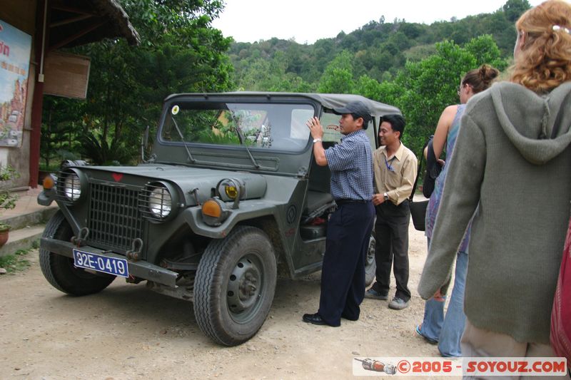 Mi-Son - Jeep
Mots-clés: Vietnam voiture
