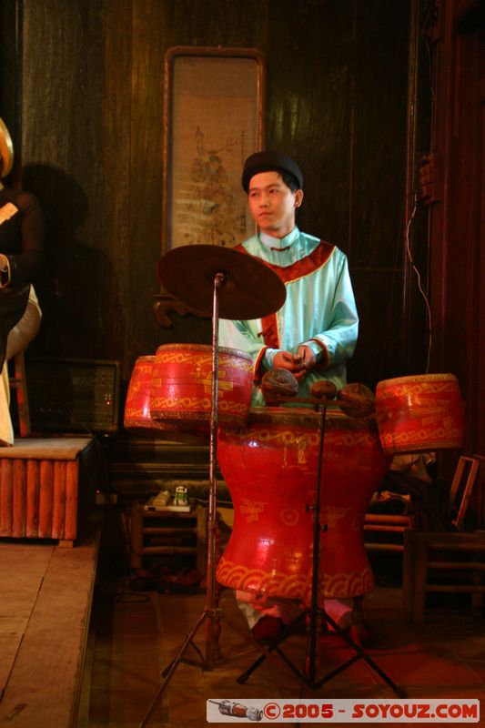 Hoi An - Traditional Music Theatre
Mots-clés: Vietnam Hoi An personnes