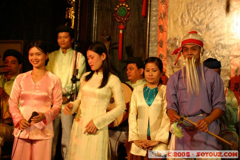 Hoi An - Traditional Music Theatre
Mots-clés: Vietnam Hoi An personnes